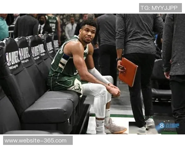 帕金斯揭示字母哥内心挣扎雄鹿默契应对却装作无知