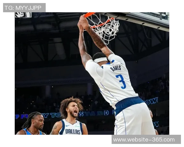 里斯三分球表现惊艳砍下12分助力球队逆转卫冕冠军更衣室庆祝热烈 里斯三分球表现惊艳砍下12分助力球队逆转卫冕冠军更衣室庆祝热烈